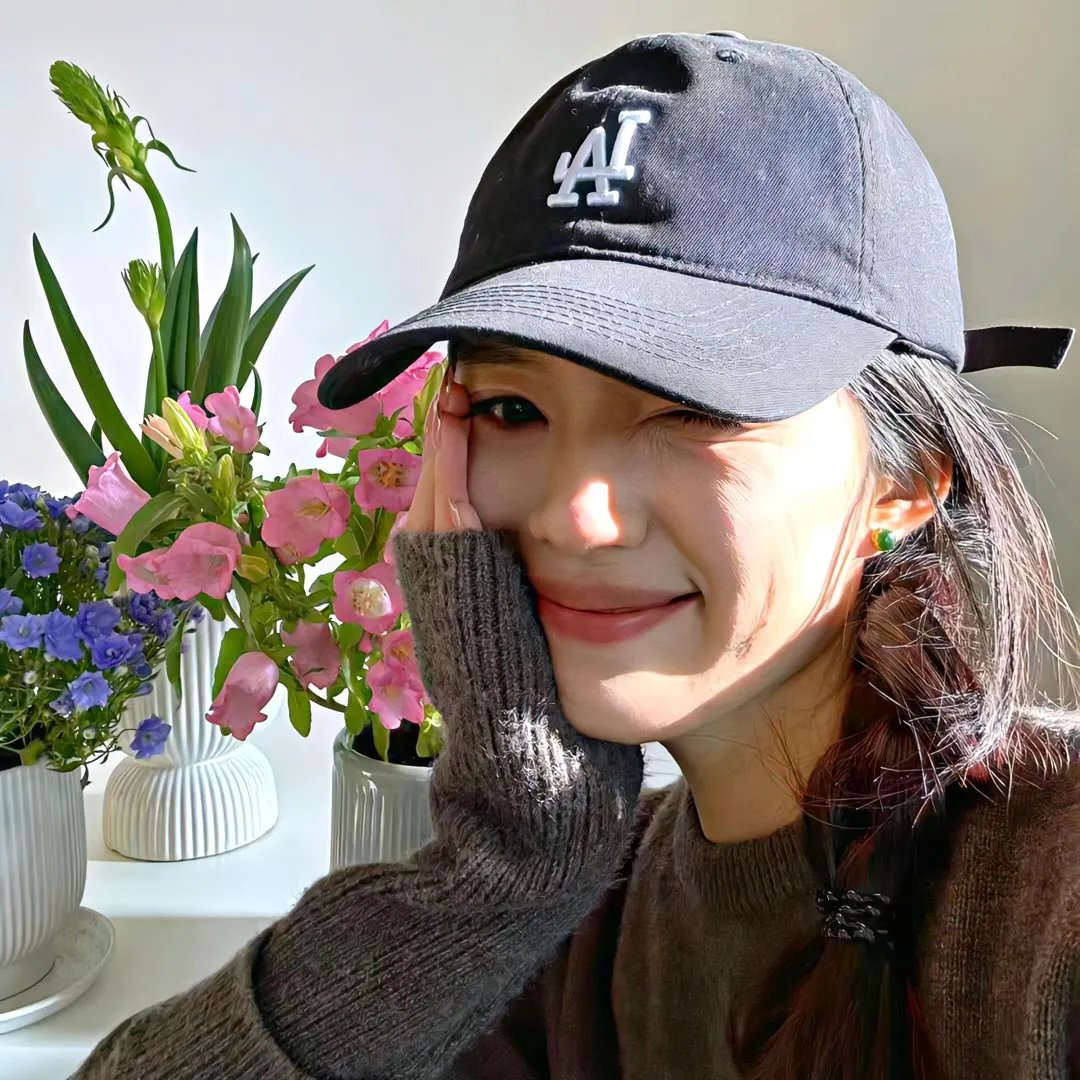 伊娜:初生之犊海报